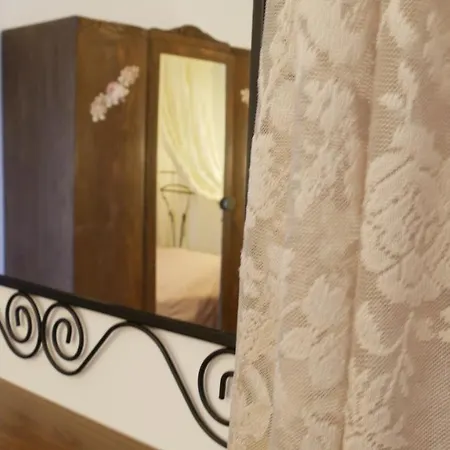 Pepi's Apartment *